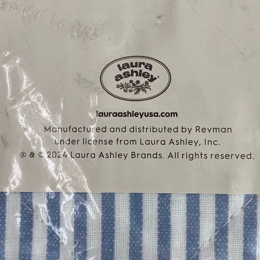 Laura Ashley Oxford Stripe Blue/White Twin Quilt Set w/ Sham NEW‎